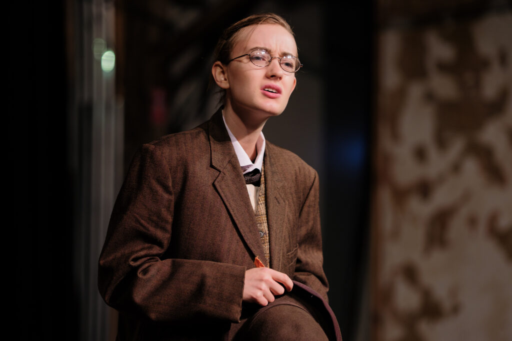 0421 AC25OT 7270 © Robert Catto